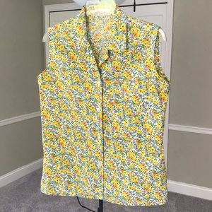Sleeveless floral vintage button up blouse